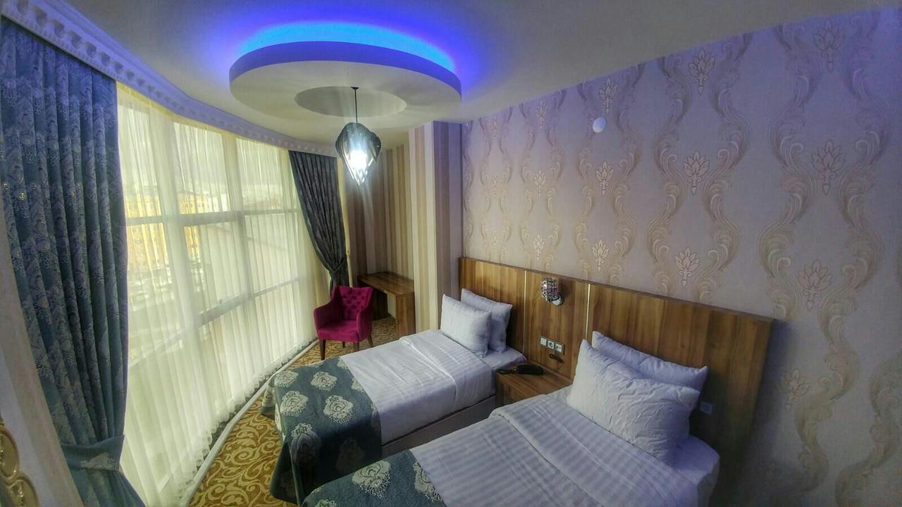 Crystall Hotel Ван Екстериор снимка